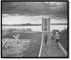 памятник исп парт.jpg