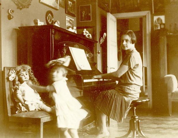 Валерия Бекман в своей квартире на Гатчинской